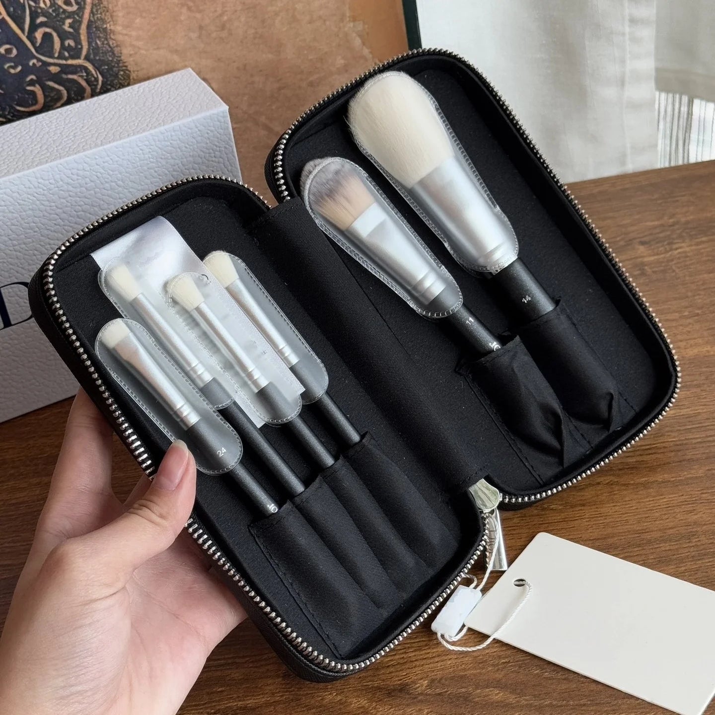 Luxury Makeup Brush High-end Gift Set Foundation Brush Blush Eye Shadow Brush Eyeliner Brush Perfect Gift for Wife Girlfriend