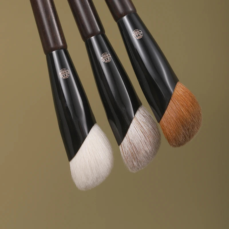 M218 Professional Handmade Makeup Brushes 1pc Soft Goat Weasel Hair Angled Concealer Brush Ebony Handle Make Up Brush
