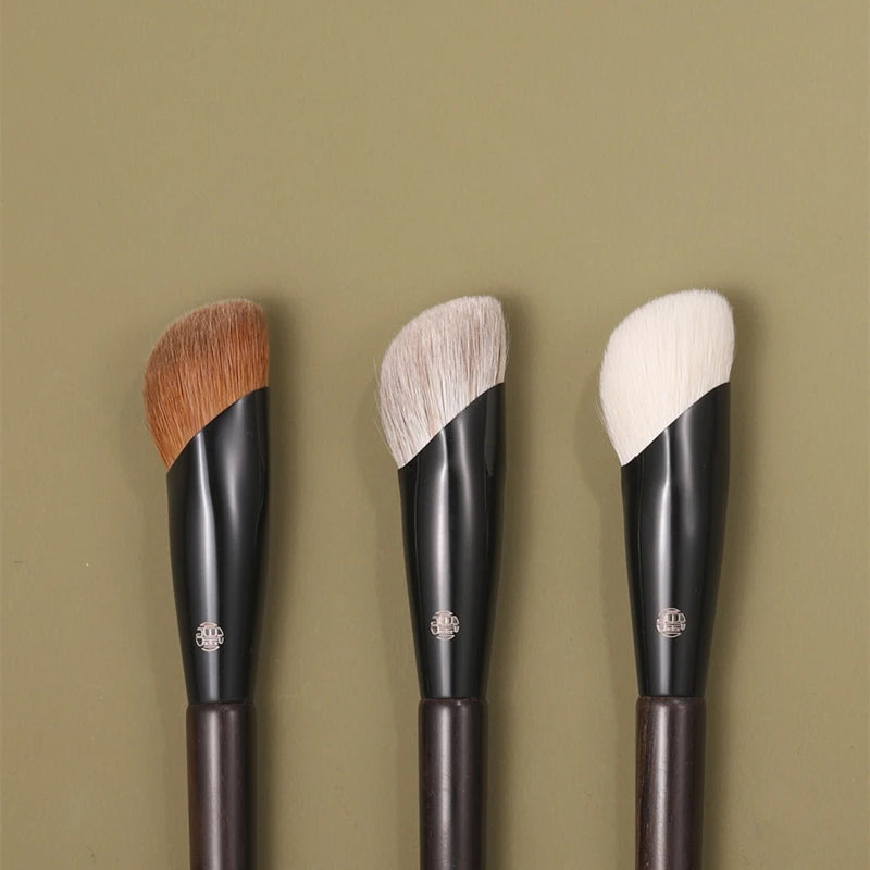 M218 Professional Handmade Makeup Brushes 1pc Soft Goat Weasel Hair Angled Concealer Brush Ebony Handle Make Up Brush